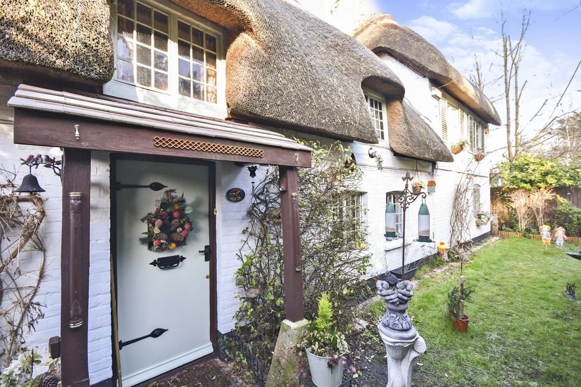 3 bed property for sale in Salisbury Road, Burgate, Fordingbridge SP6