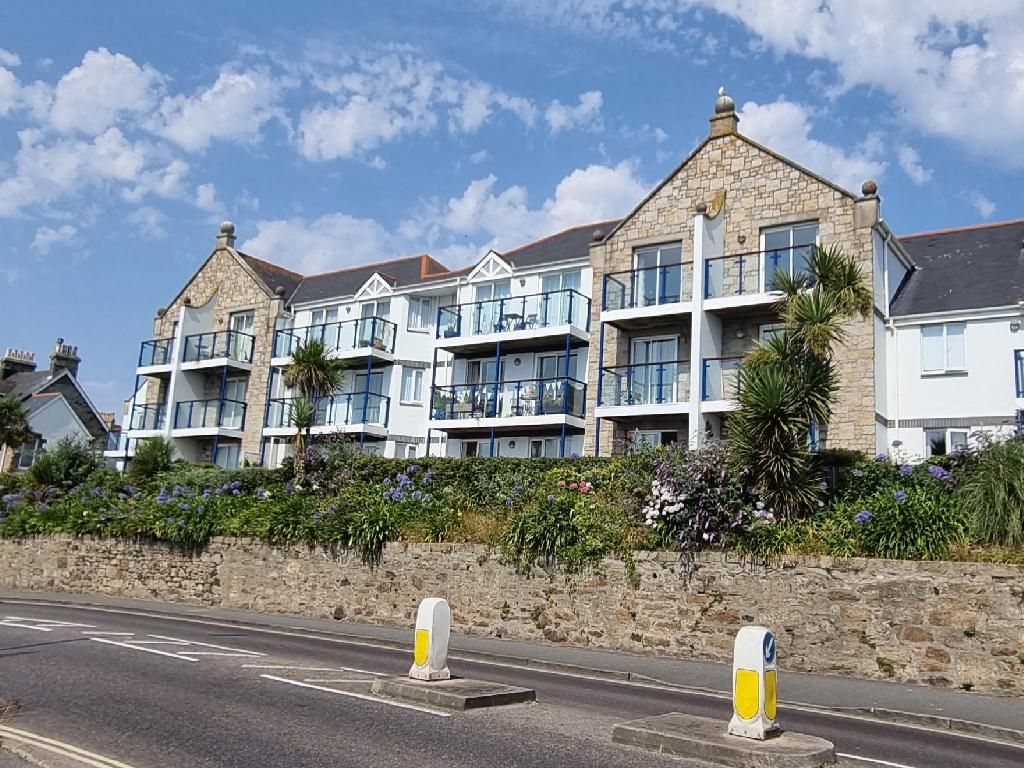2 bed flat to rent in Chyandour Cliff, Penzance TR18 Zoopla