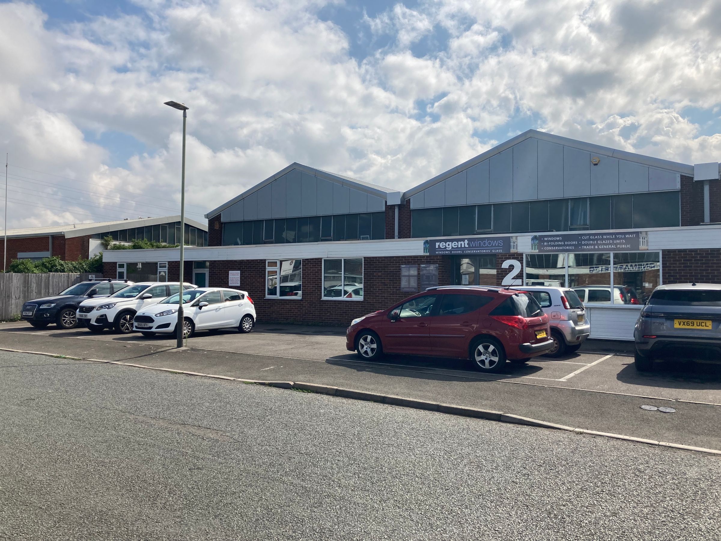 Industrial to let in Unit 12 Kingshold, Kingsditch Trading Estate