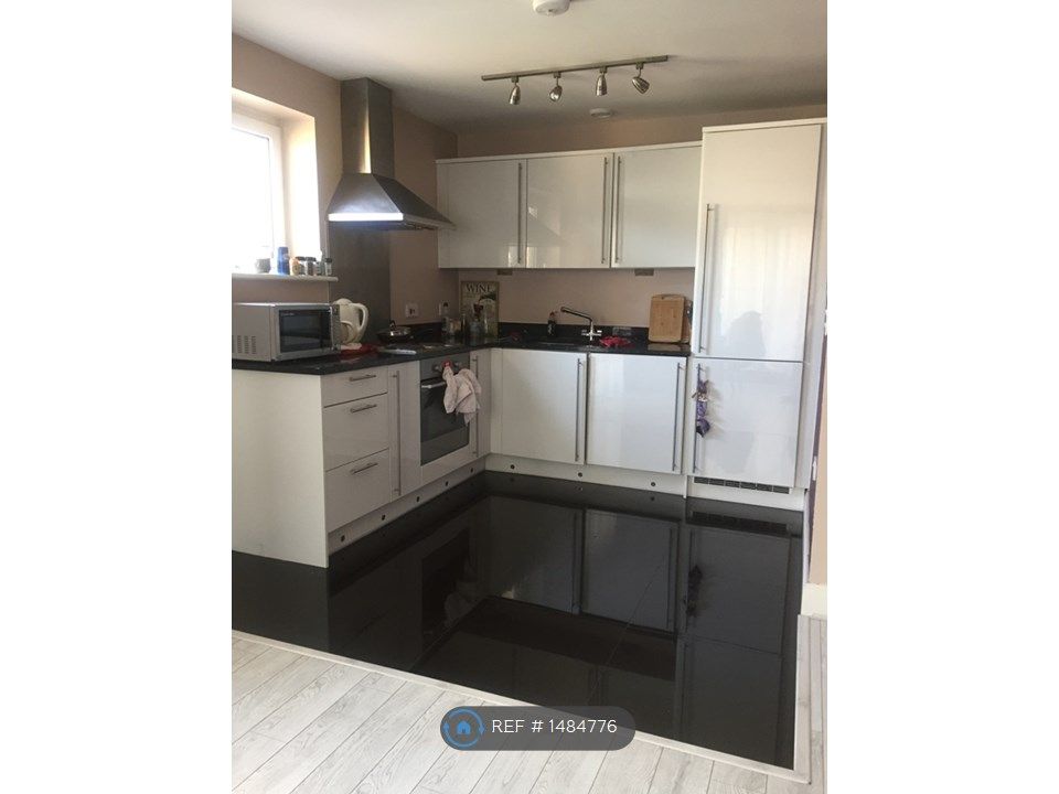 2 bed flat to rent in Wilmot House, London SE11 Zoopla