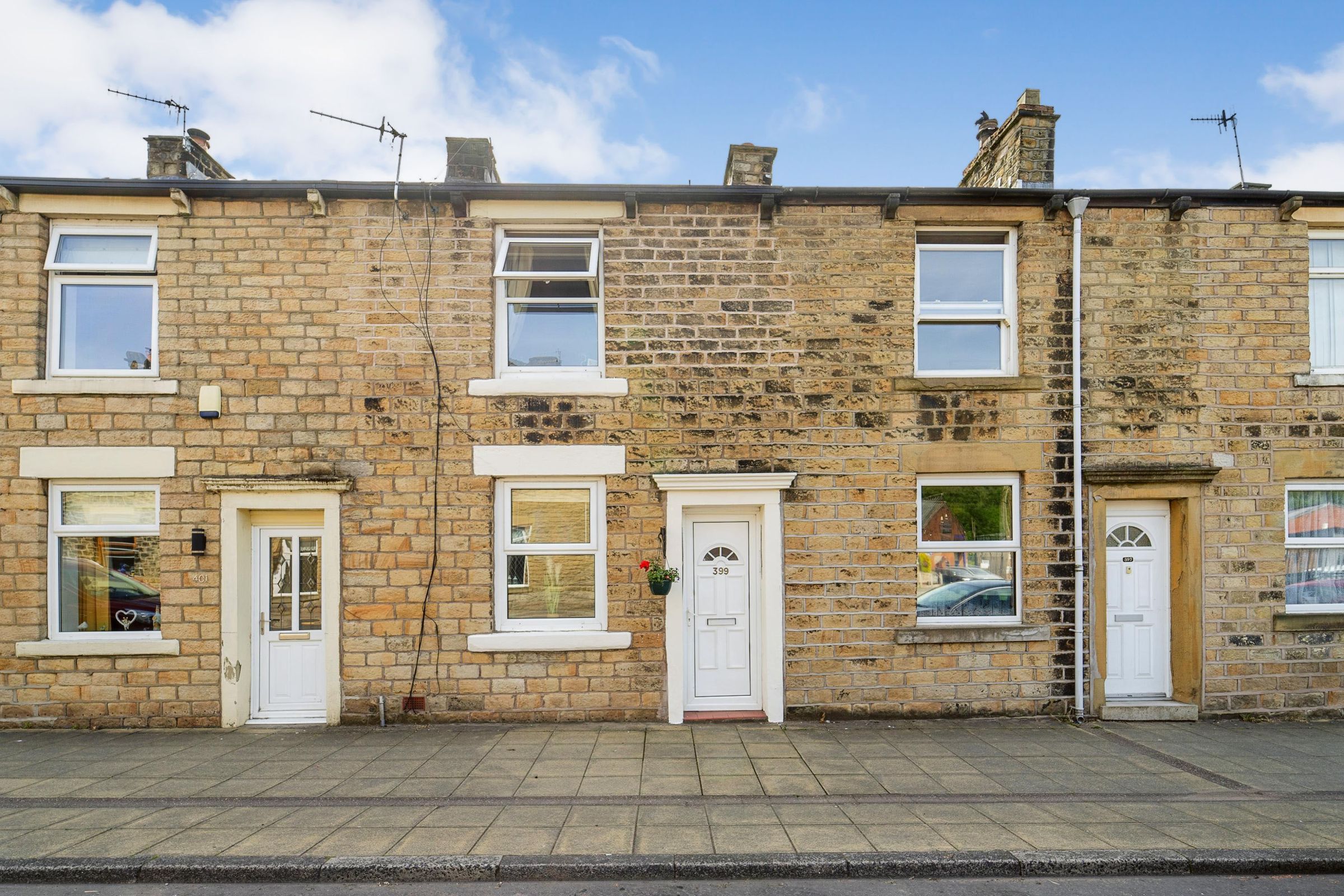 2 bed terraced house for sale in Manchester Road, Mossley OL5 Zoopla