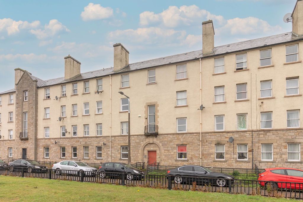 3 bed flat for sale in 3/1 Piershill Square East, Piershill, Edinburgh