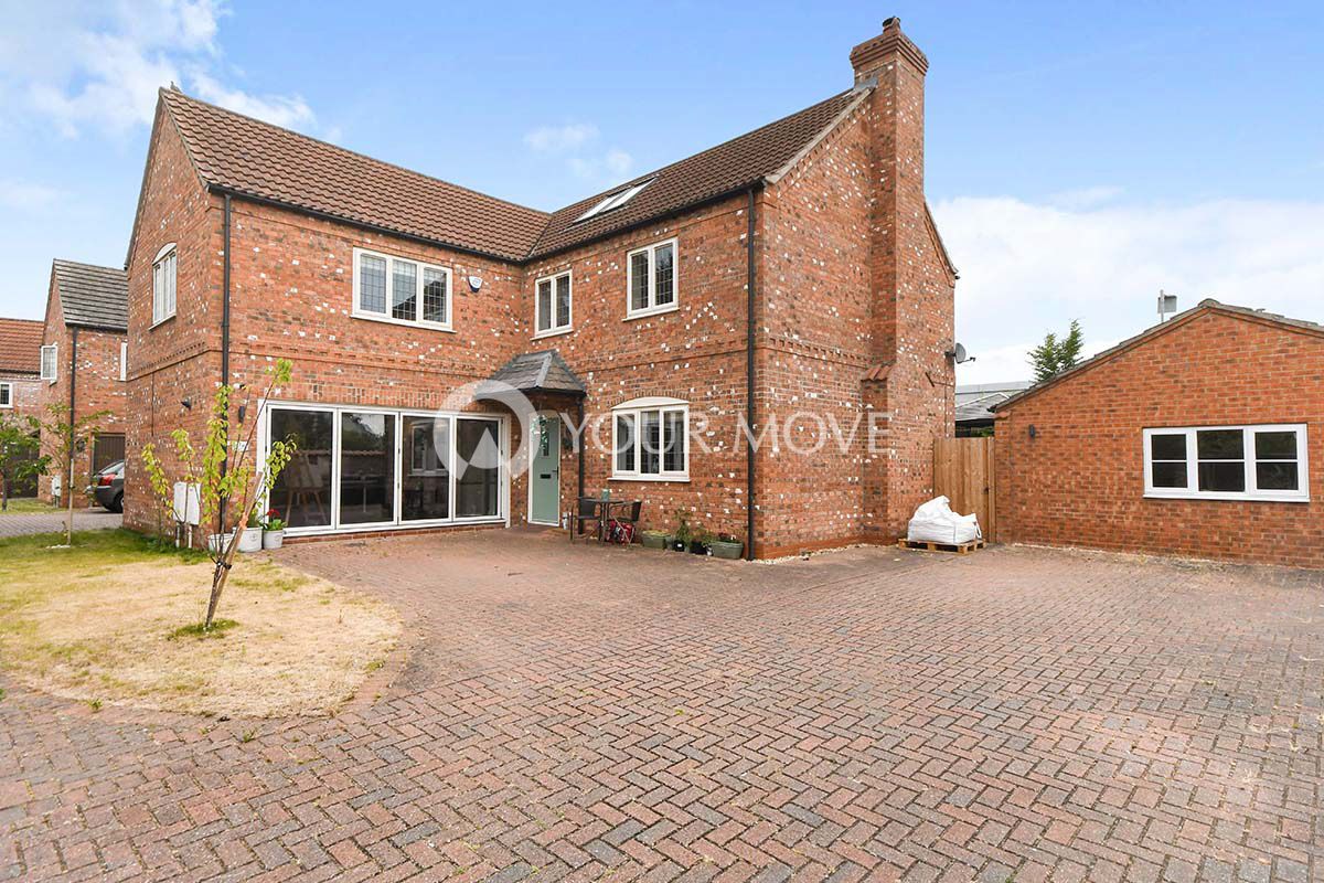 5 bed detached house for sale in Newark Road, North Hykeham, Lincoln