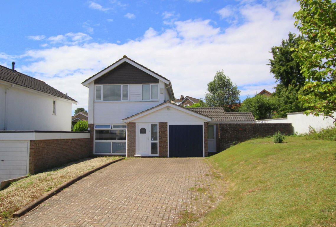 3 bed linkdetached house for sale in Willow Close, Portishead, Bristol