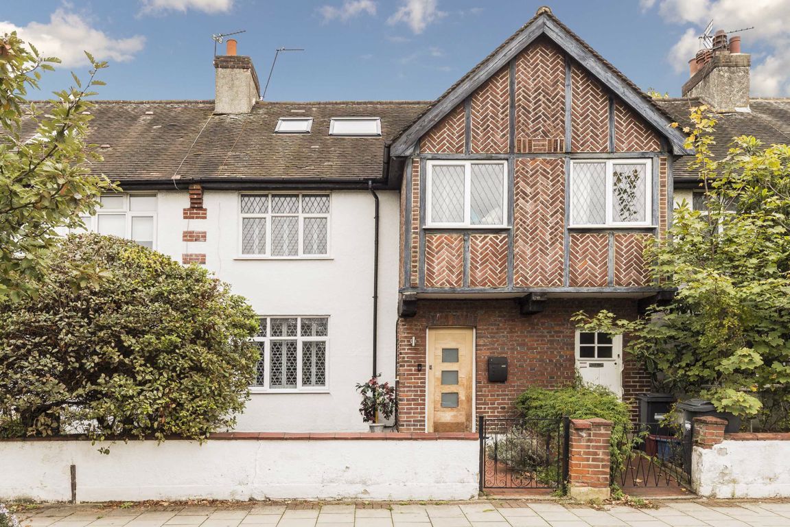 4 bed property for sale in Sutton Court Road, London W4 Zoopla