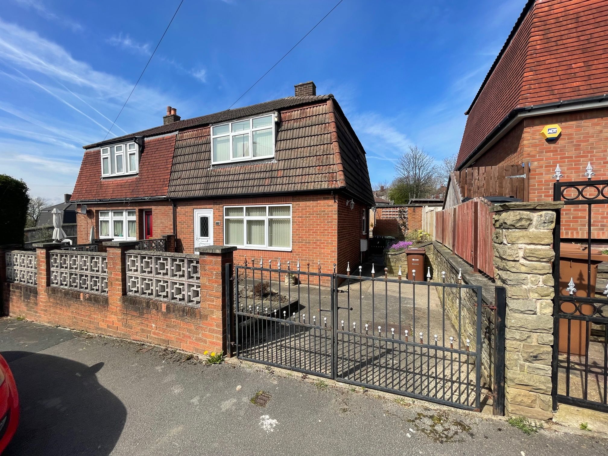 2 bed semidetached house for sale in Monkswood Green, Seacroft, Leeds
