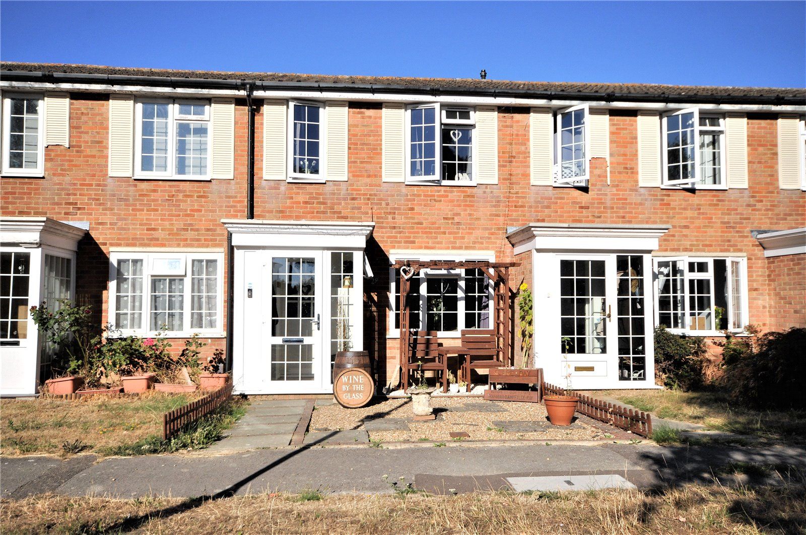 3 bed detached house for sale in Darenth Way, Horley RH6 Zoopla