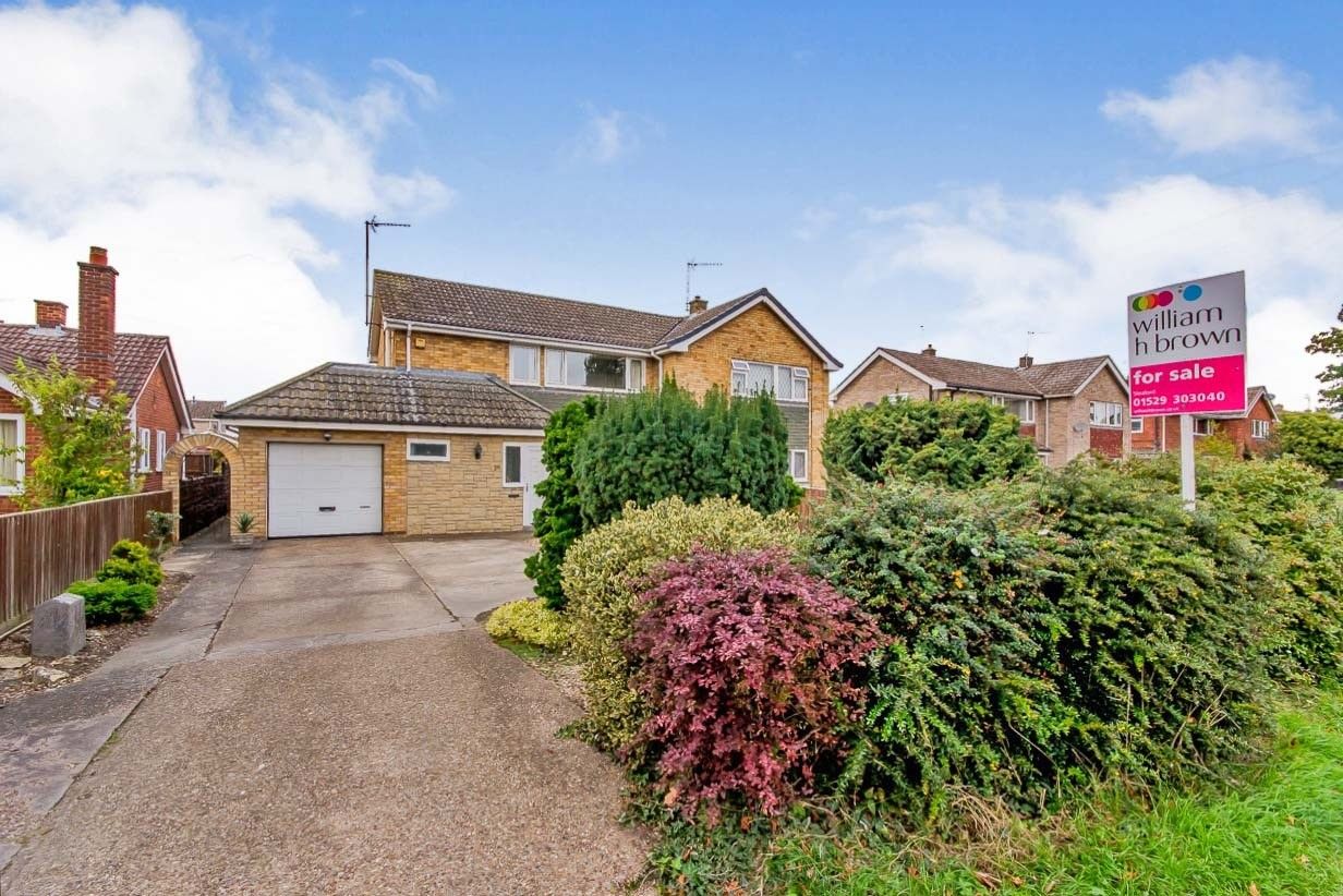 3 bed semidetached house for sale in Sleaford Road, Ruskington