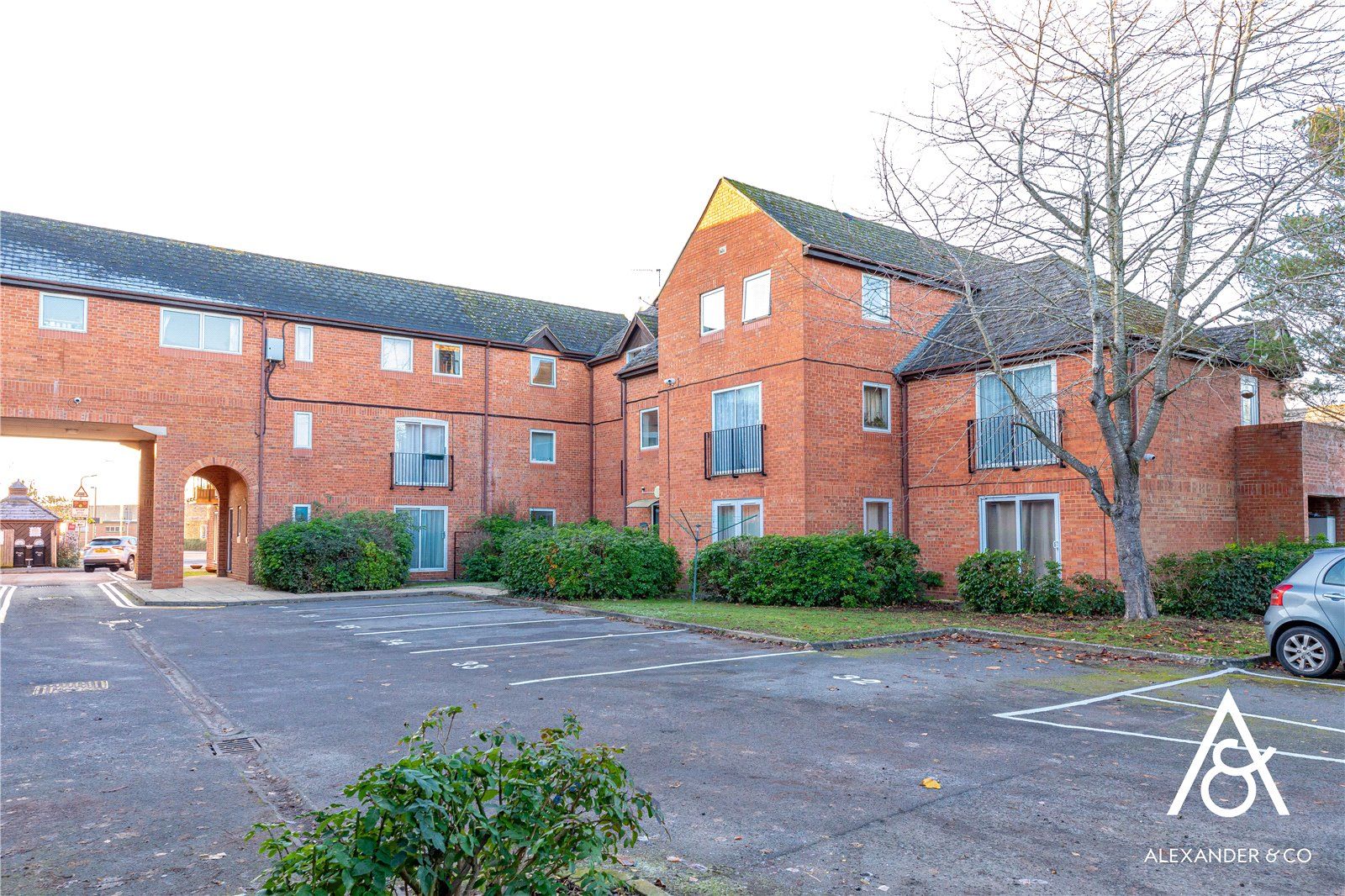 Studio for sale in Westholm Court, Bicester, Oxfordshire OX26 Zoopla