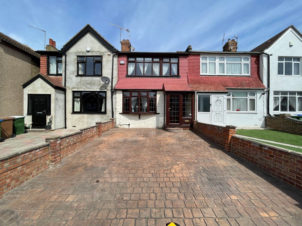 3 bed terraced house for sale in Amberley Road, London SE2 Zoopla