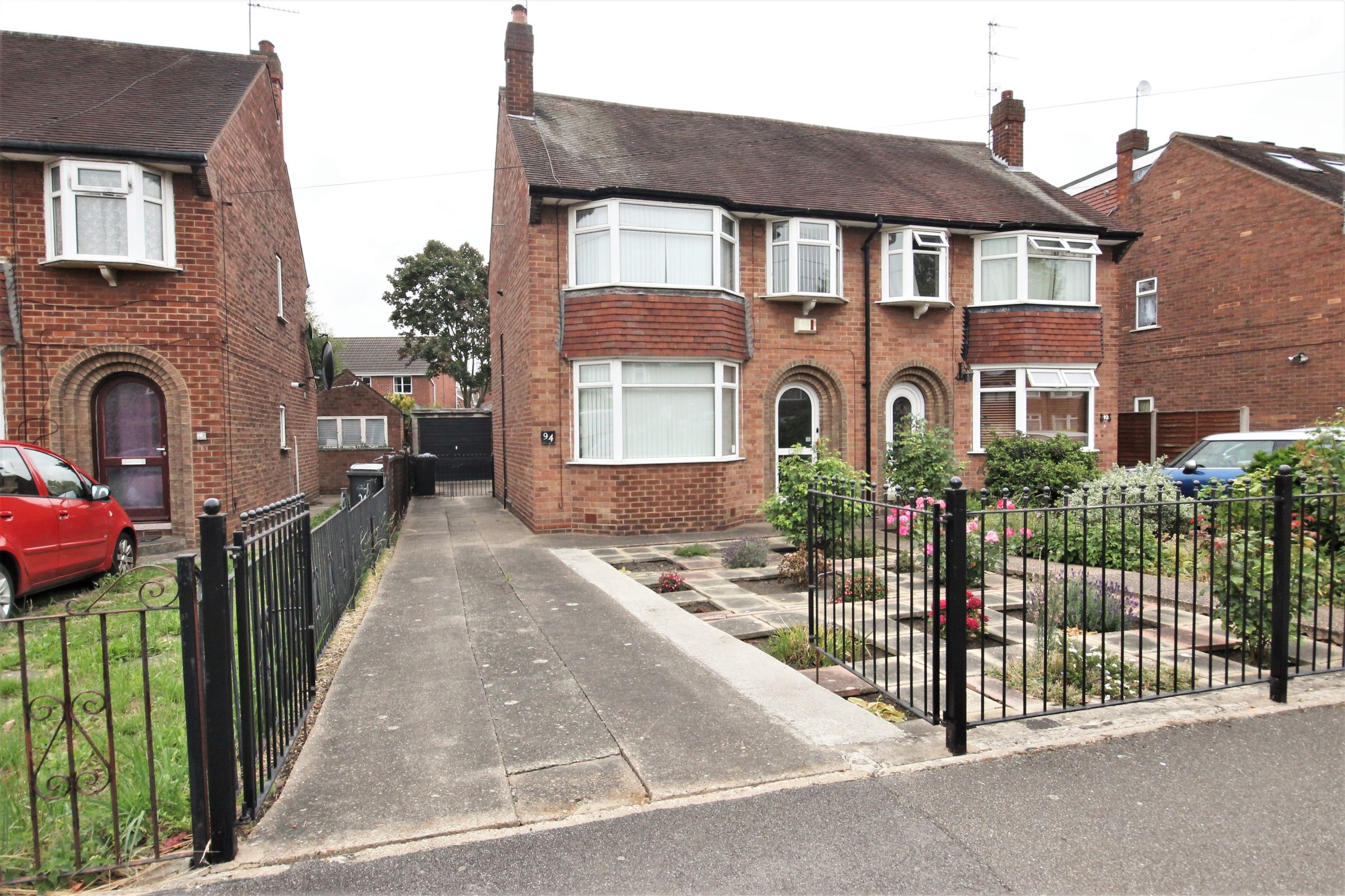 3 bed semidetached house for sale in Auckland Avenue, Hull HU6 Zoopla