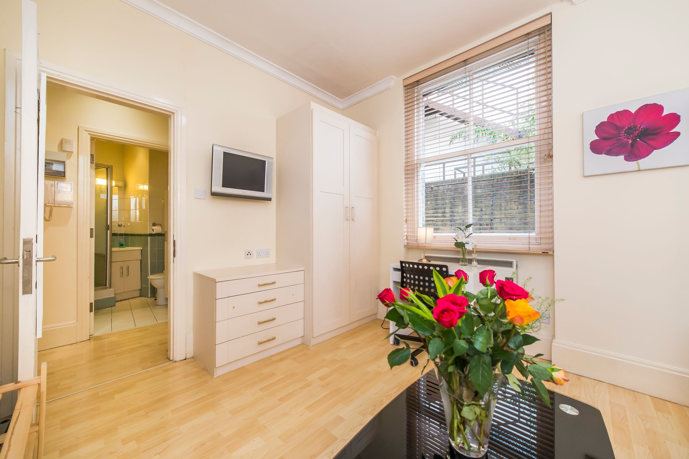 Studio to rent in White Horse Street, London W1J Zoopla