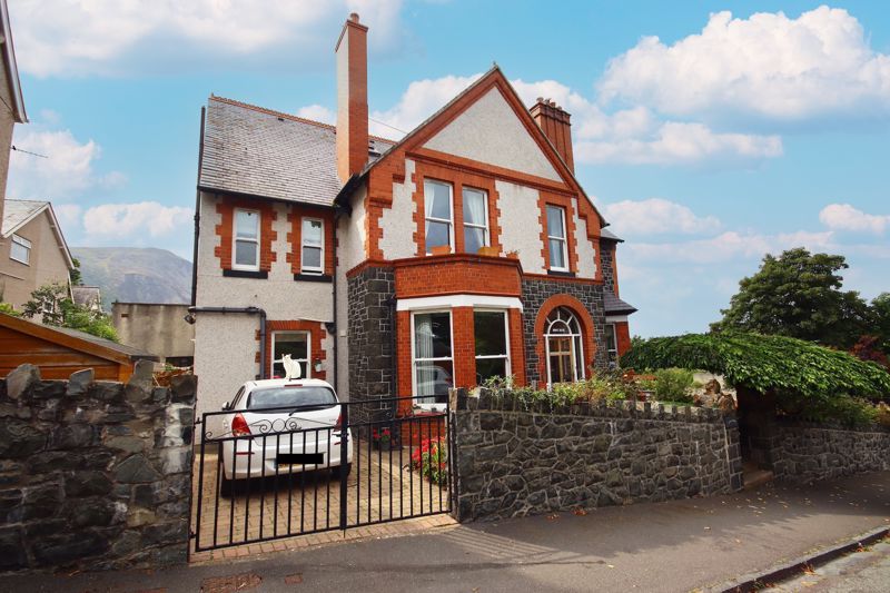 6 bed semidetached house for sale in Celyn Street, Penmaenmawr LL34