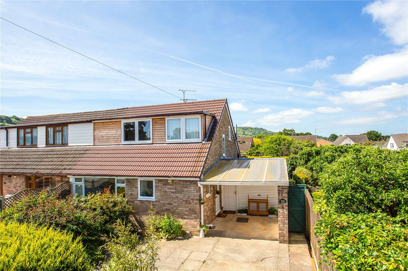 4 bed semidetached house for sale in Willow Road, Charlton Kings