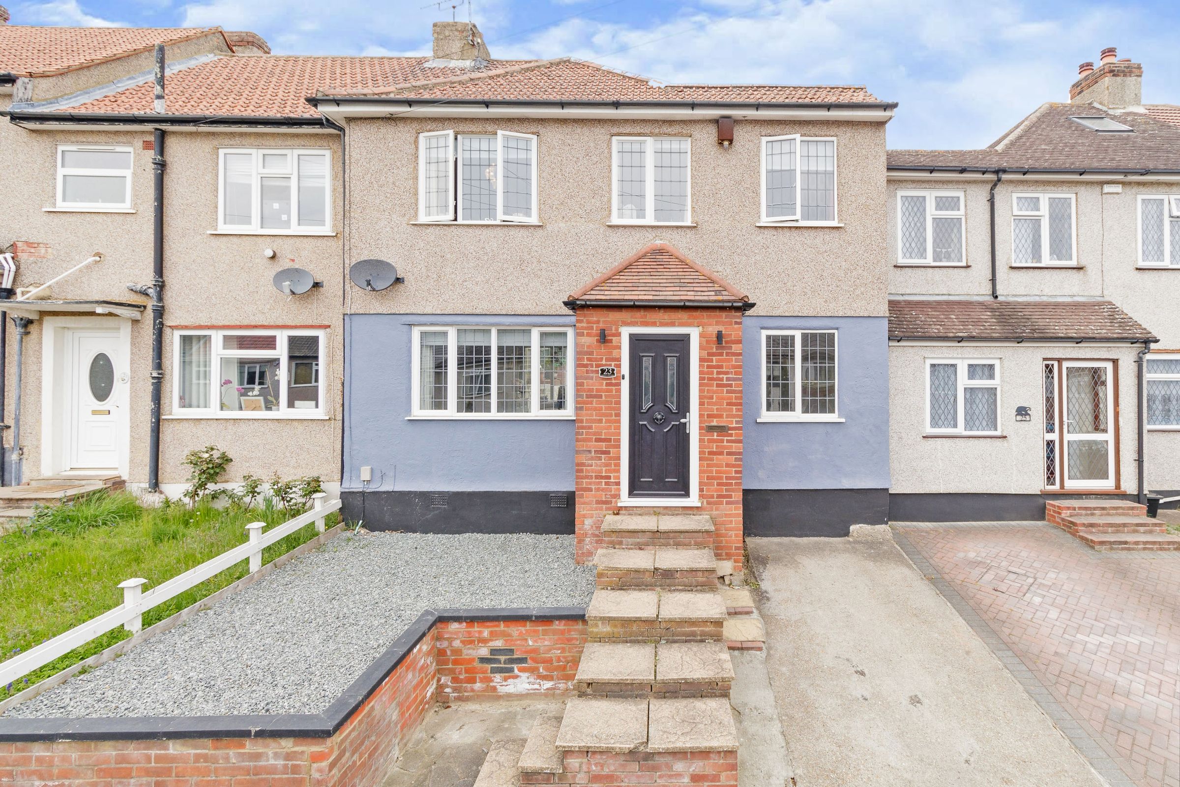 4 bed semidetached house for sale in Oakfield Park Road, Dartford