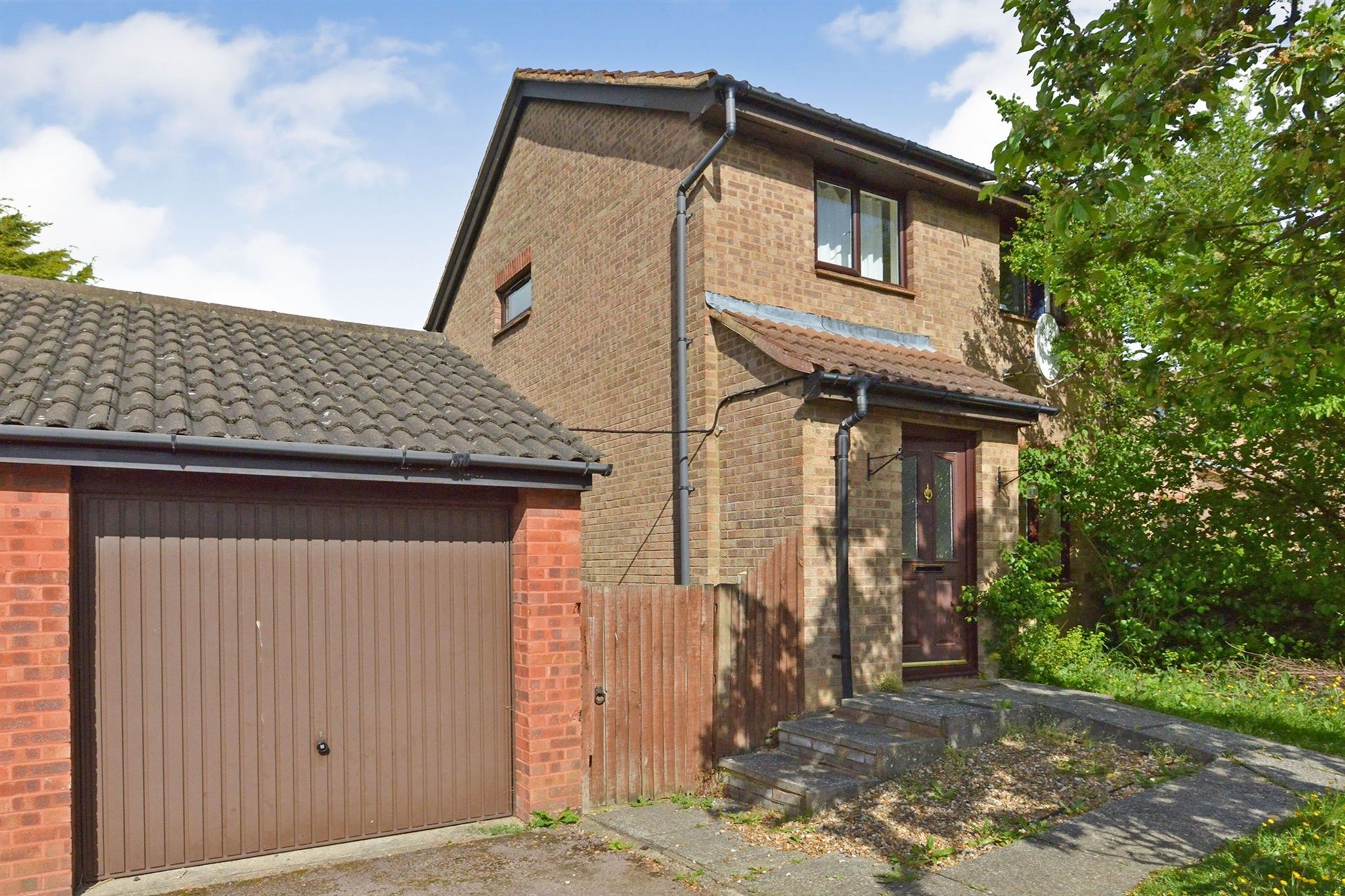 3 bed detached house for sale in Brayton Court, Shenley Lodge, Milton