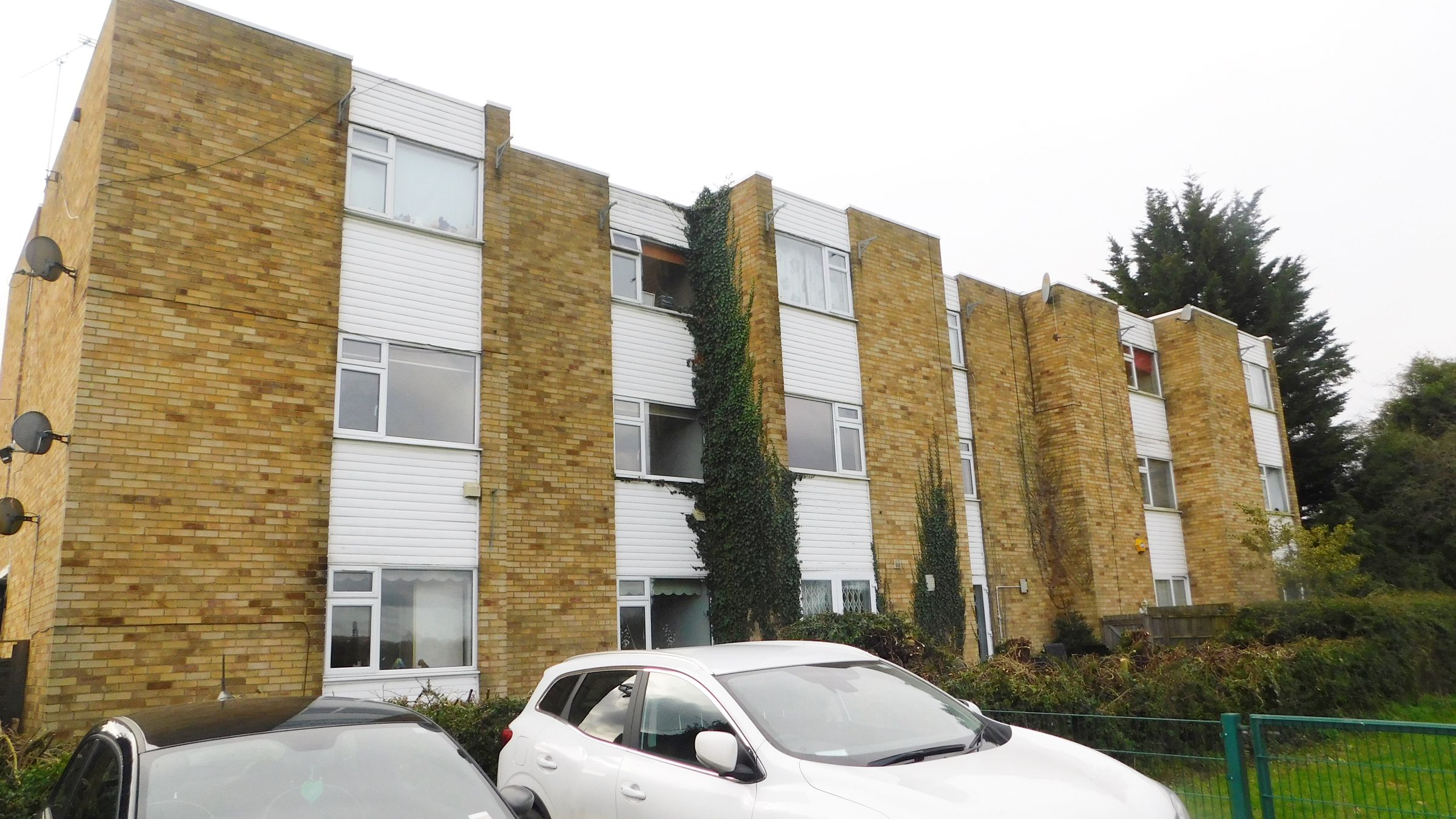 2 bed flat to rent in Valley View, Goffs Oak, Waltham Cross EN7 Zoopla