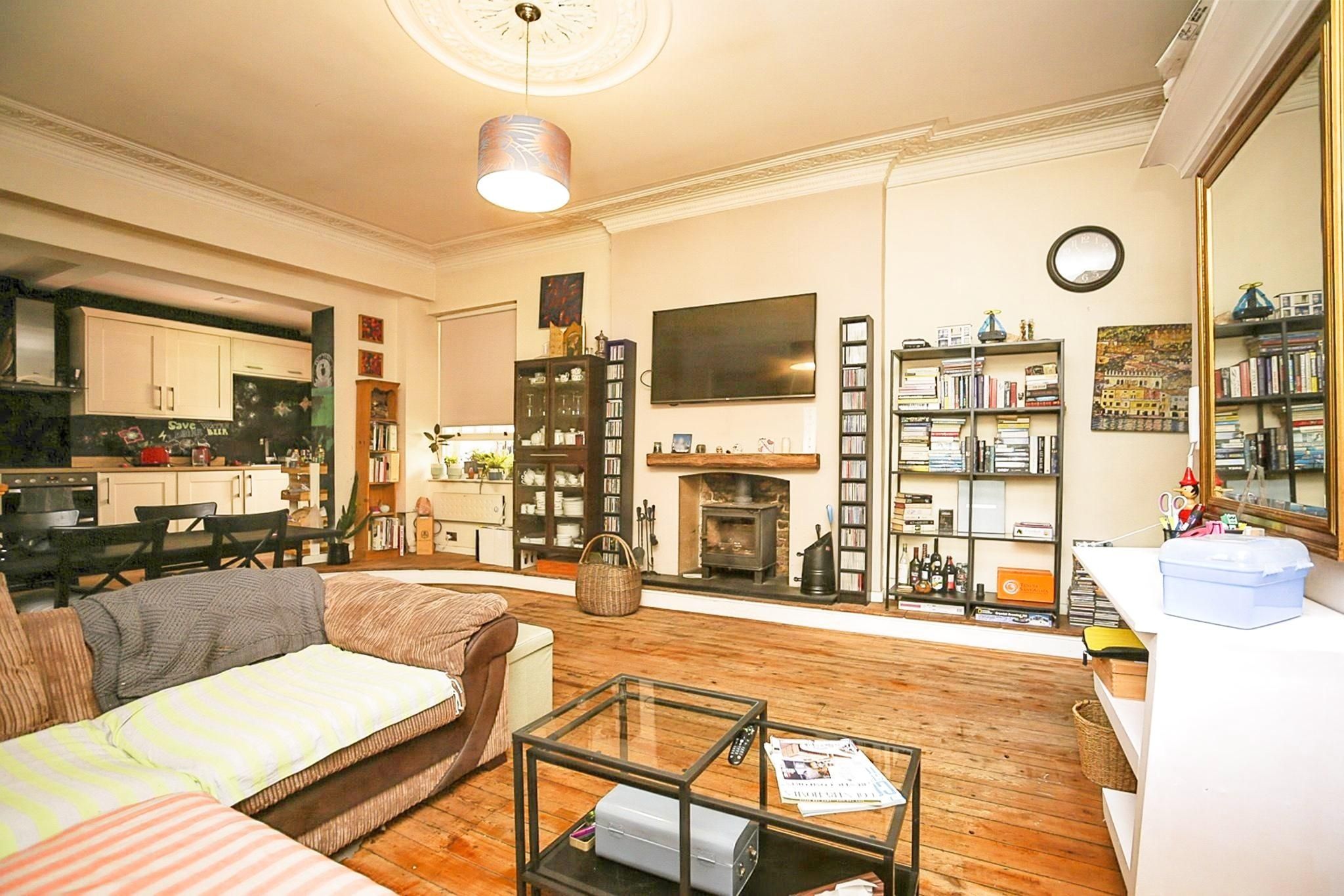 2 bed flat for sale in The Broadway, Maidstone ME16 Zoopla