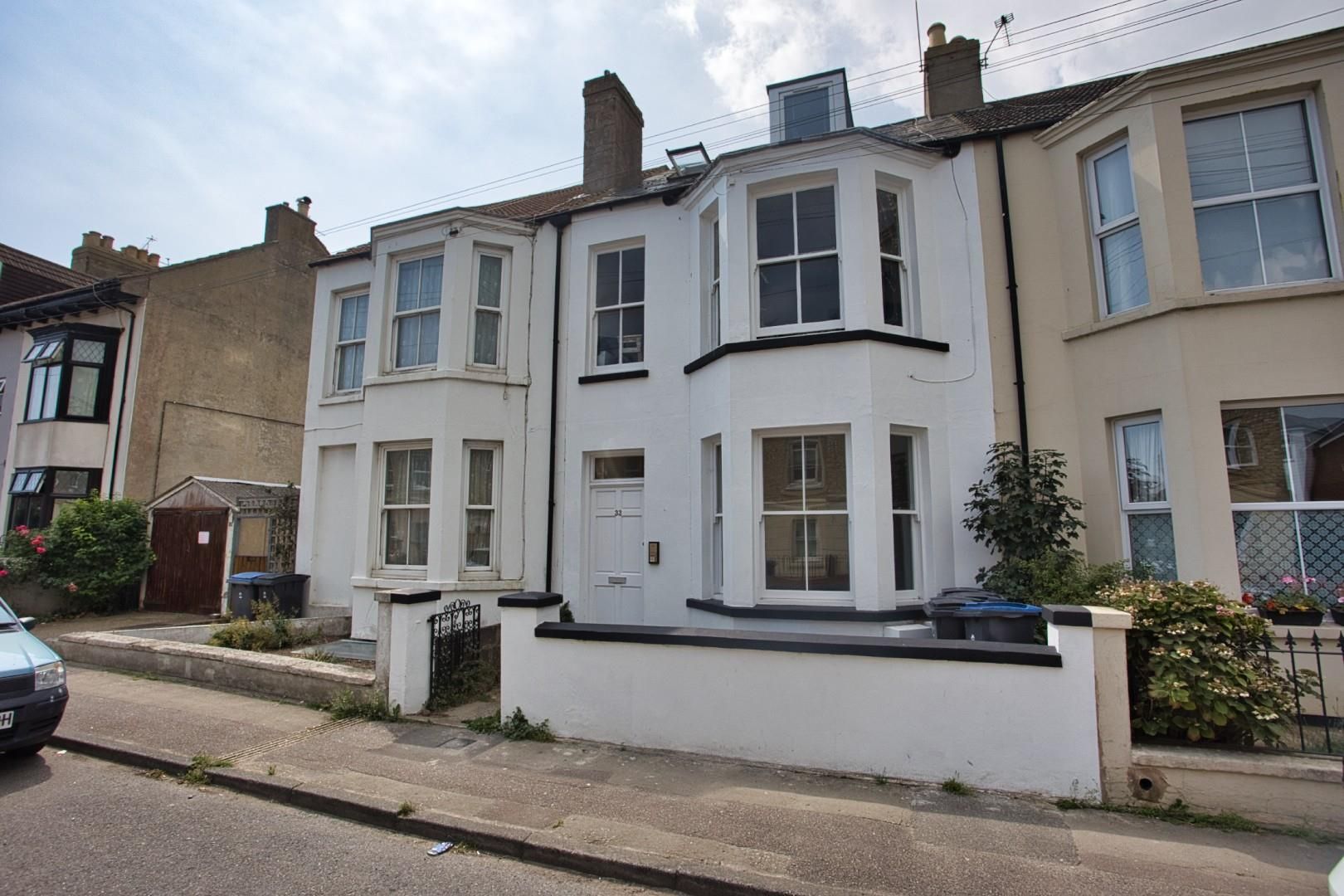 2 bed flat for sale in Canada Road, Walmer, Deal CT14 Zoopla