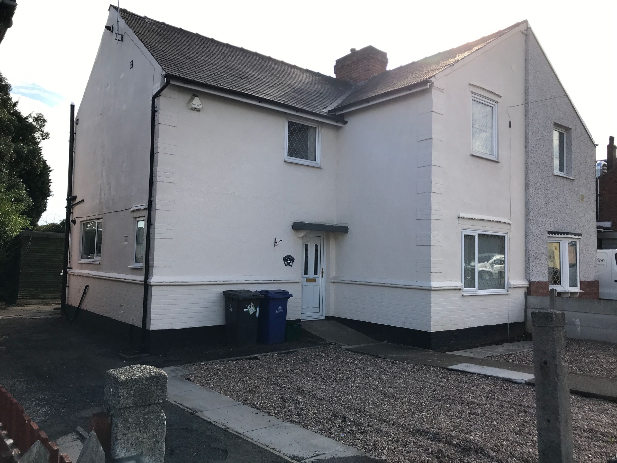 5 bed shared to rent in Woodlands Road, Doncaster DN6