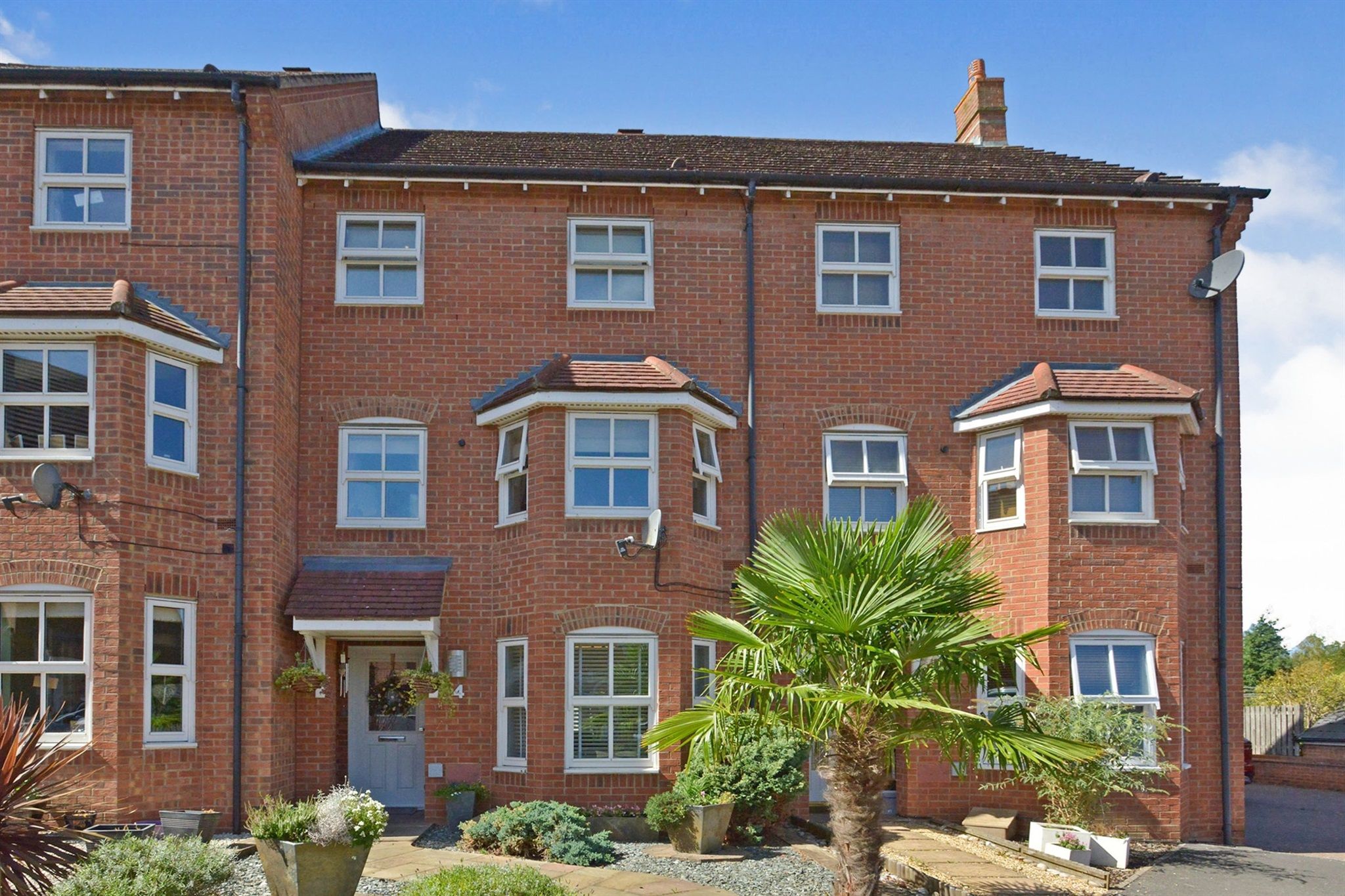 3 bed terraced house for sale in Bridgemere Close, Westcroft, Milton