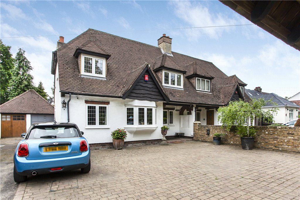 4 bed semidetached house for sale in Kingston Road, Ashford, Surrey