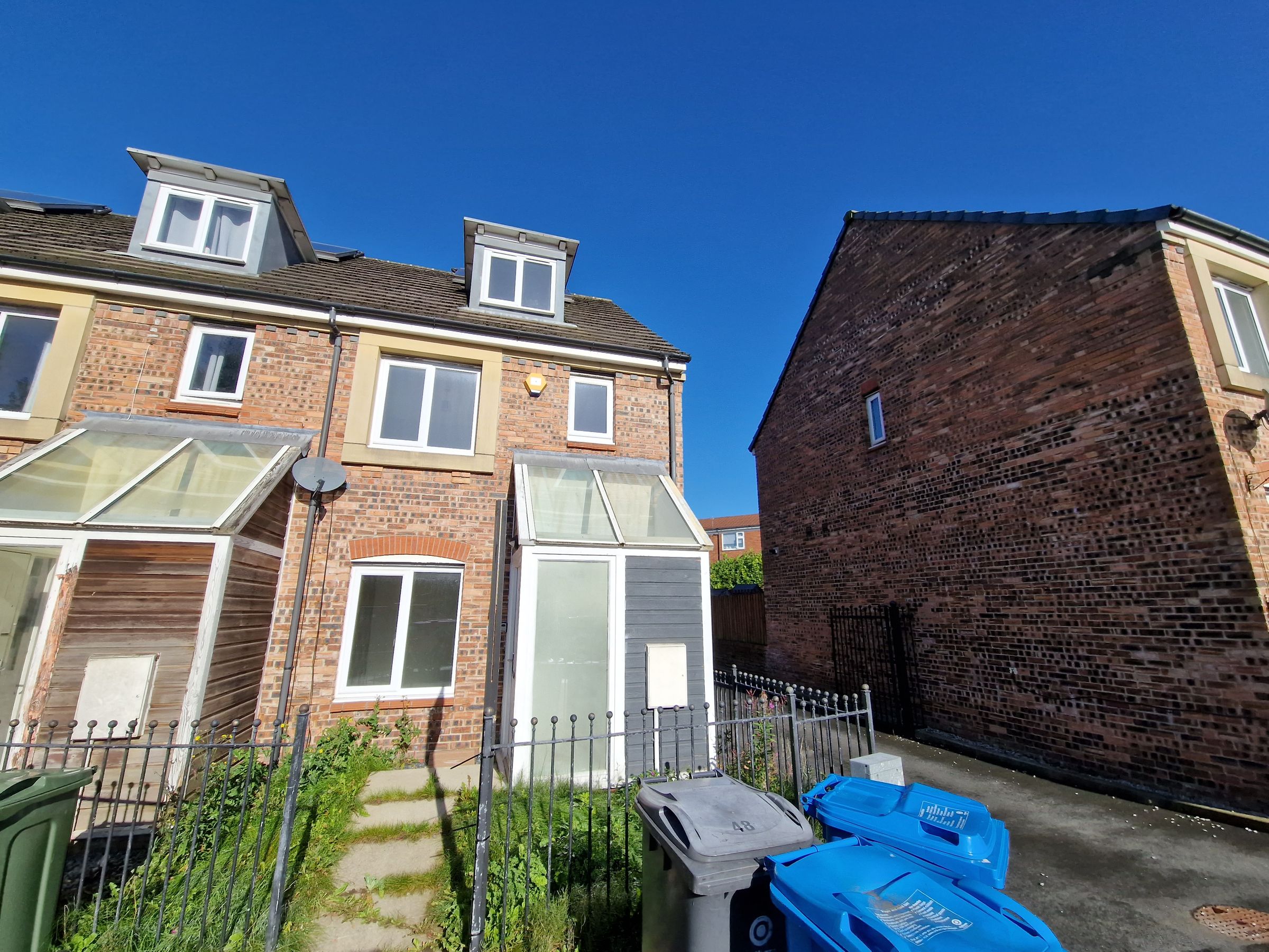 4 Bed End Terrace House For Sale In Barmouth Walk, Oldham OL8 - Zoopla