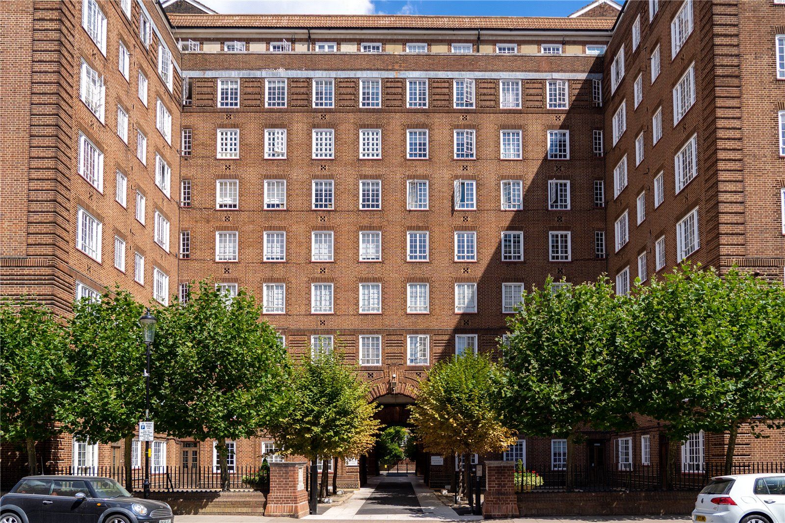 2 bed flat for sale in Swan Court, Chelsea Manor Street, London SW3