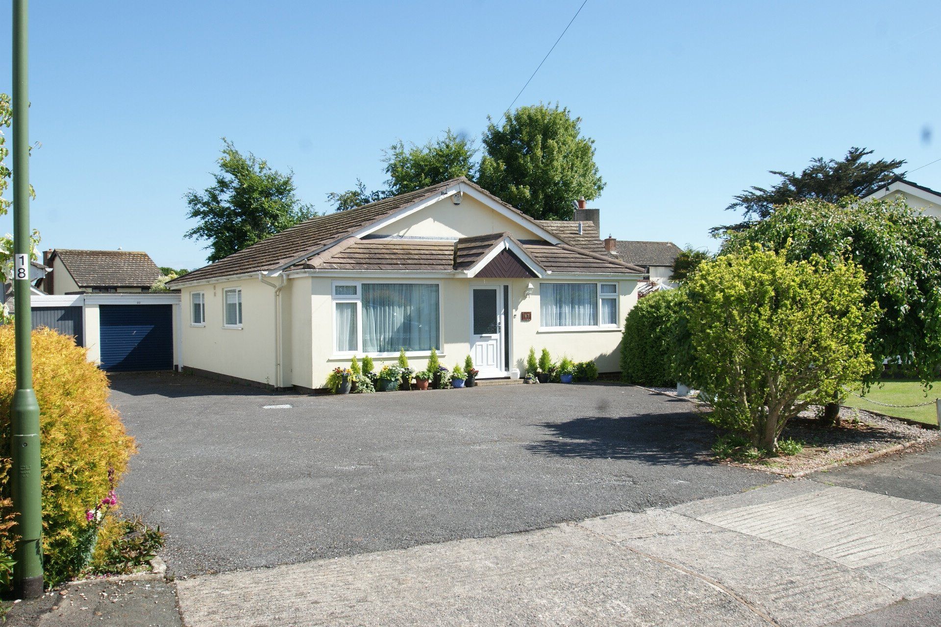 4 bed detached bungalow for sale in Davies Avenue, Whiterock, Paignton