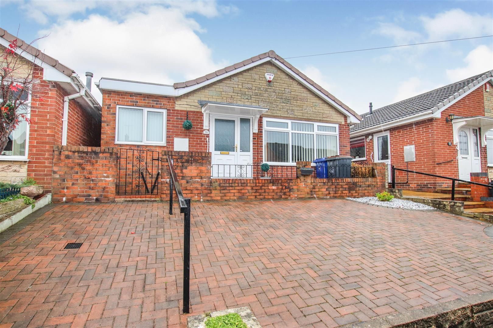 3 bed detached bungalow to rent in Loring Road, Porthill, Newcastle ST5