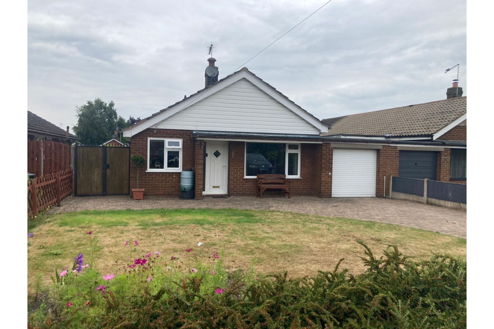 3 bed detached bungalow for sale in Heath Road, Sandbach CW11 Zoopla