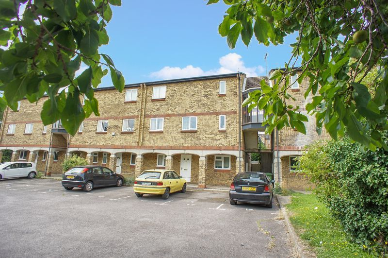1 bed flat for sale in Calvert Drive, Pitsea, Basildon SS13 Zoopla