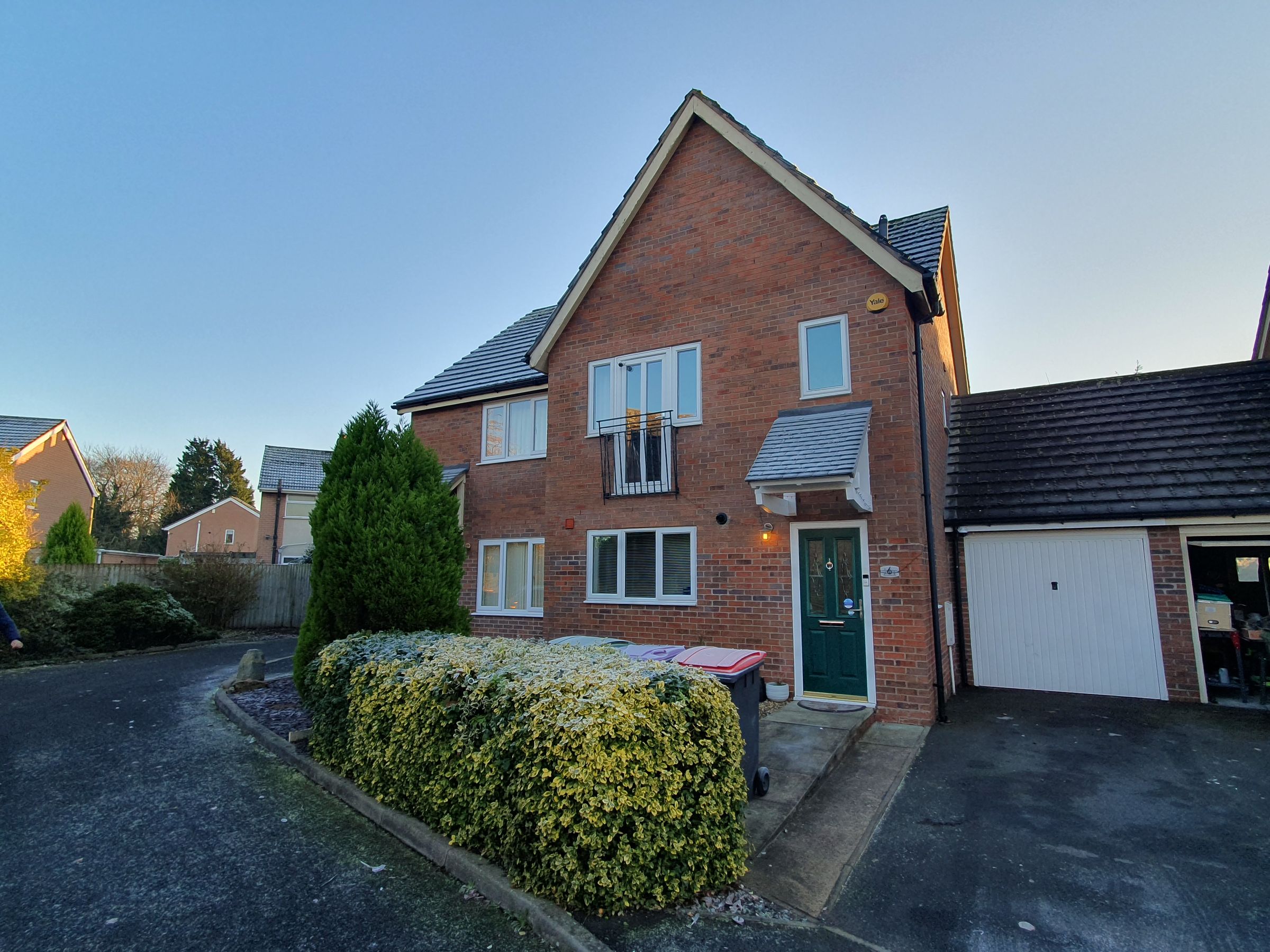 3 bed shared to rent in The Sutherlands, Muxton, Telford