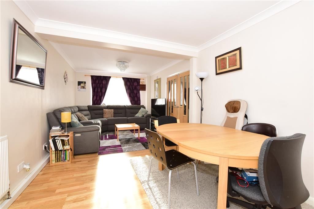 Sandown Close, Wickford, Essex SS11  