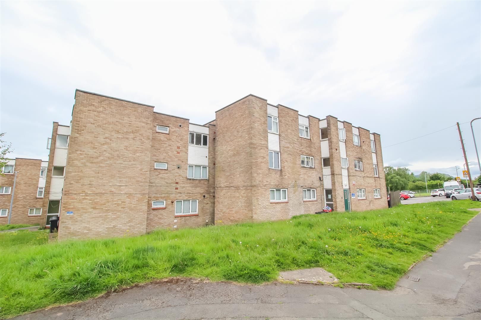 2 bed flat for sale in Thornbury Park, Rogerstone, Newport NP10 Zoopla
