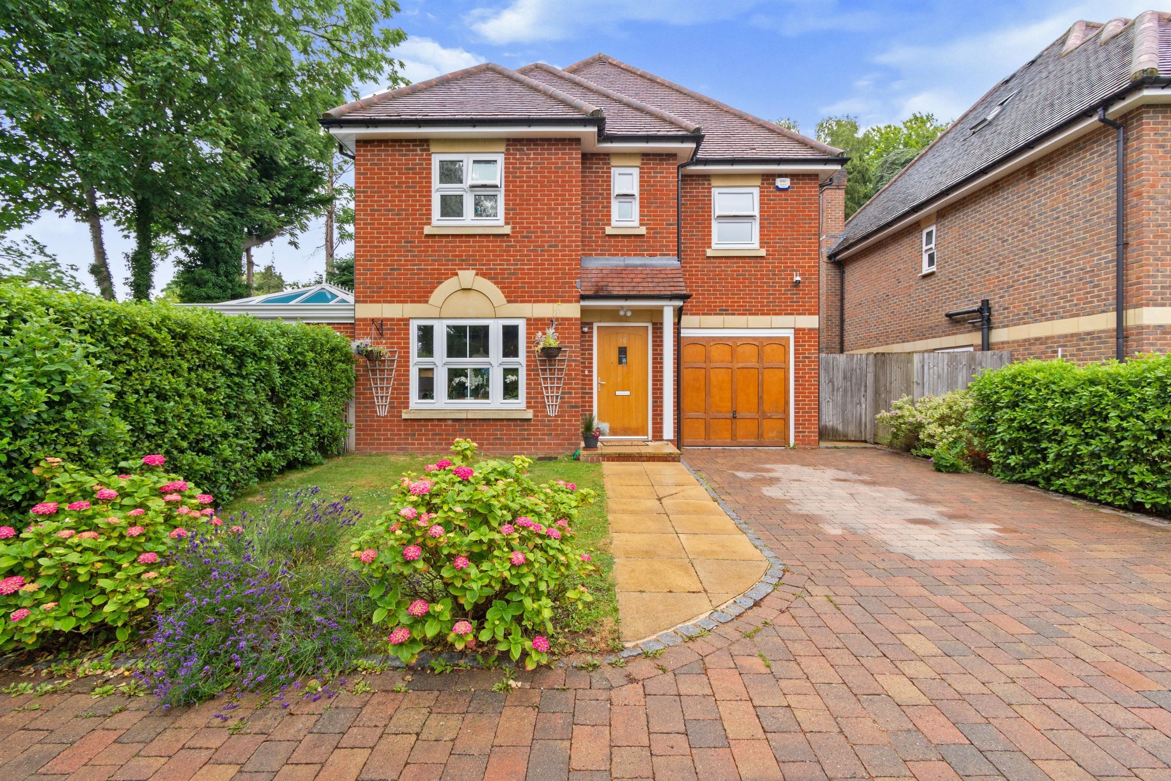 4 bed detached house for sale in Hurnford Close, Sanderstead, South Croydon CR2 Zoopla