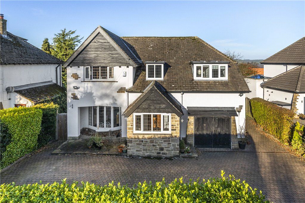 4 bed detached house for sale in Breary Lane East, Bramhope, Leeds LS16