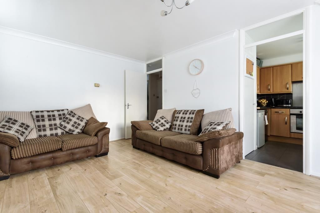 2 bed flat for sale in East Hertfordshire EN4 Zoopla