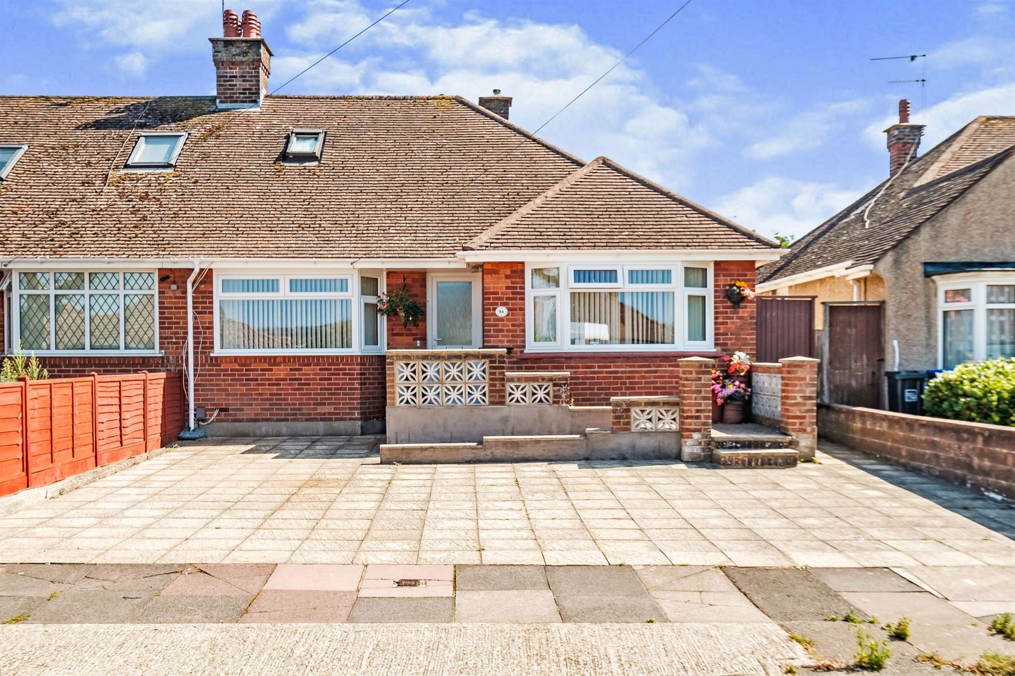 3 bed semidetached bungalow for sale in Sackville Road, Broadwater