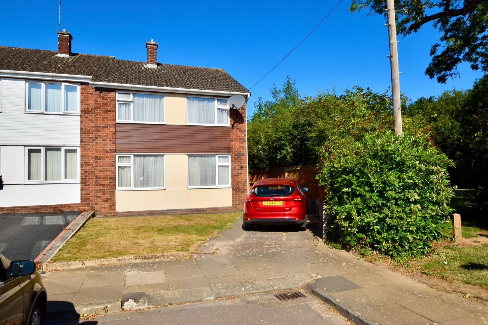 4 bed semidetached house for sale in Hardwick Close, Mount Nod