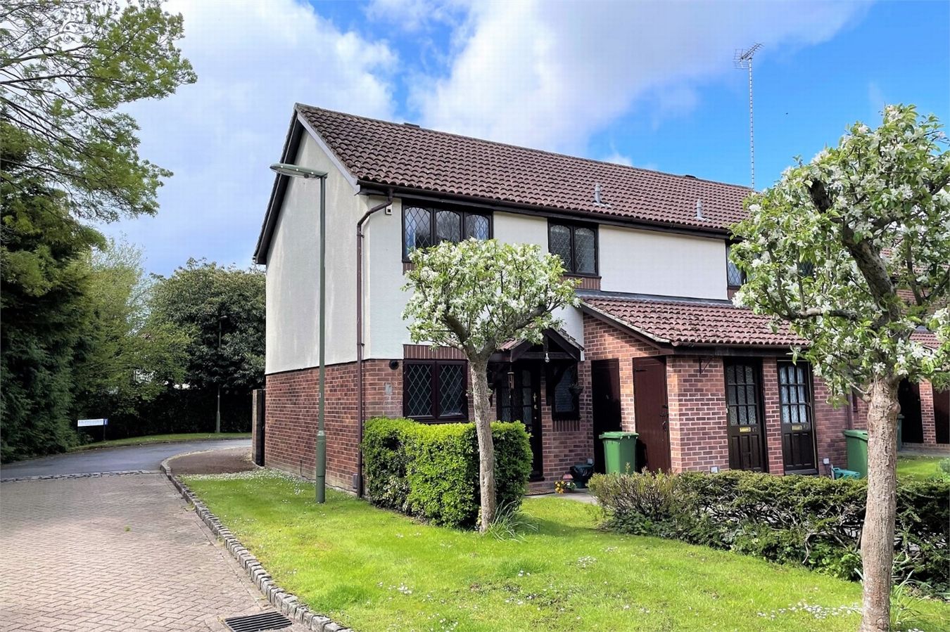 1 bed for sale in Birchwood Drive, Lightwater, Surrey GU18 Zoopla