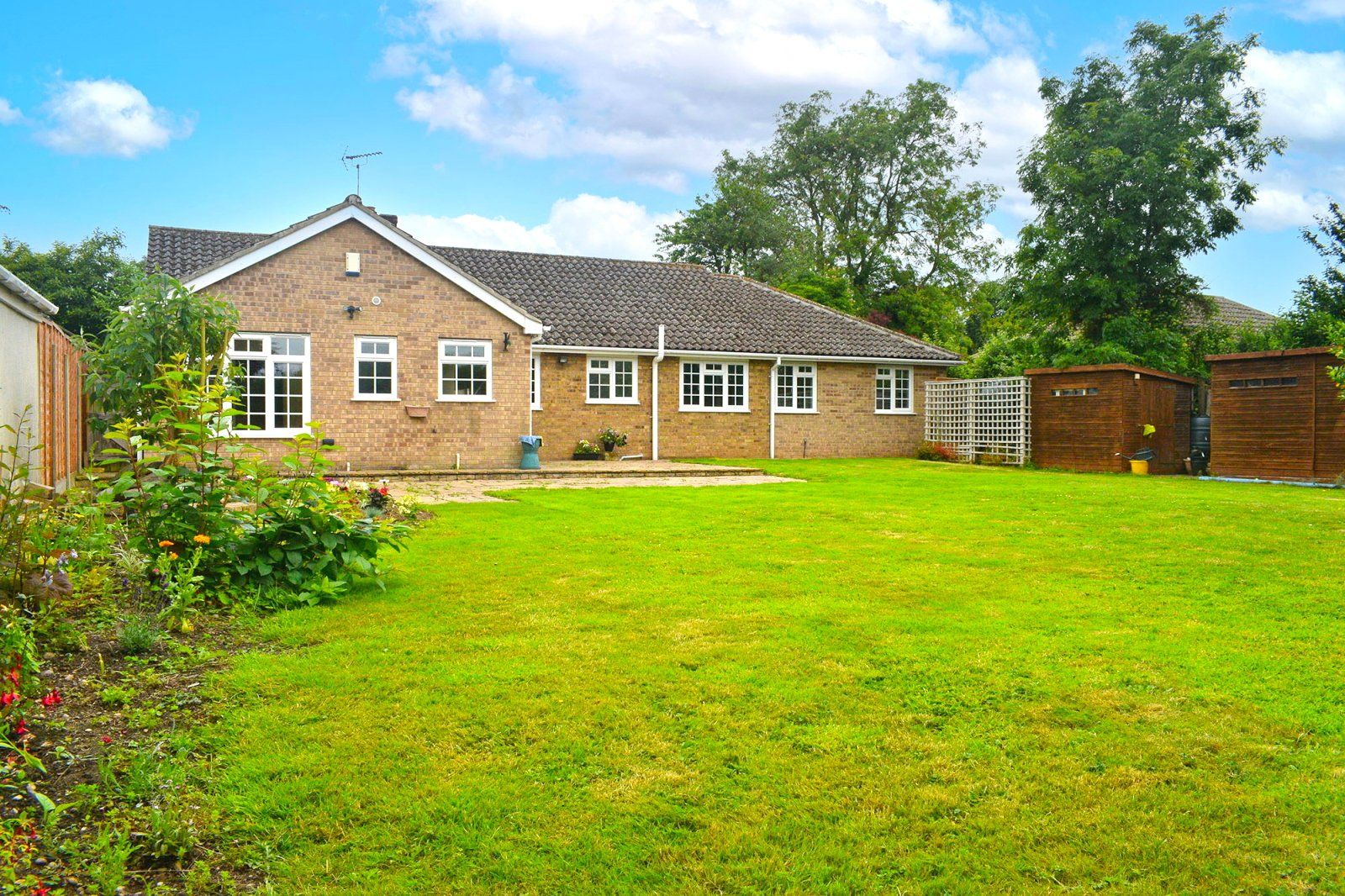 3 bed detached bungalow for sale in Station Road, Swinderby, Lincoln