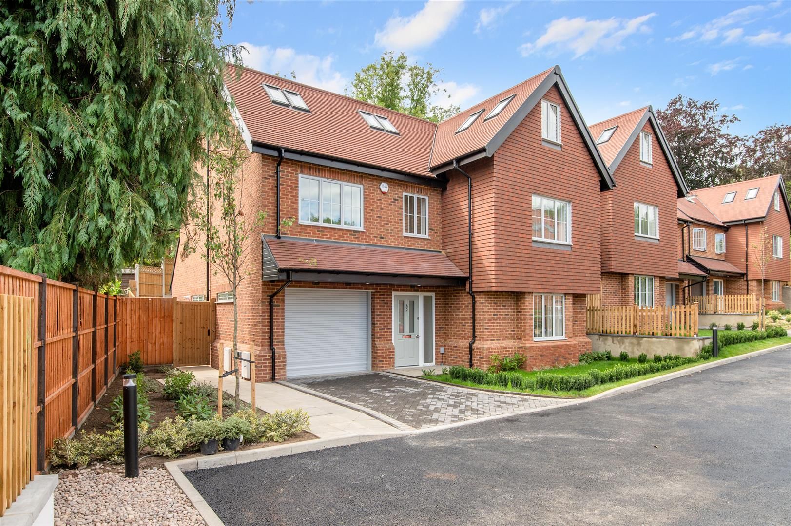 New home, 5 bed detached house for sale in Hollymeoak Road, Coulsdon