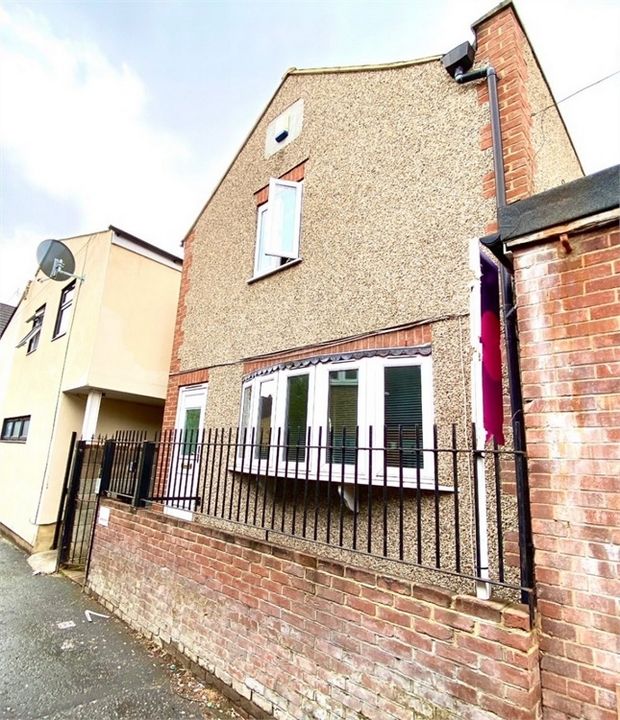 Station Approach, George Lane, London E18