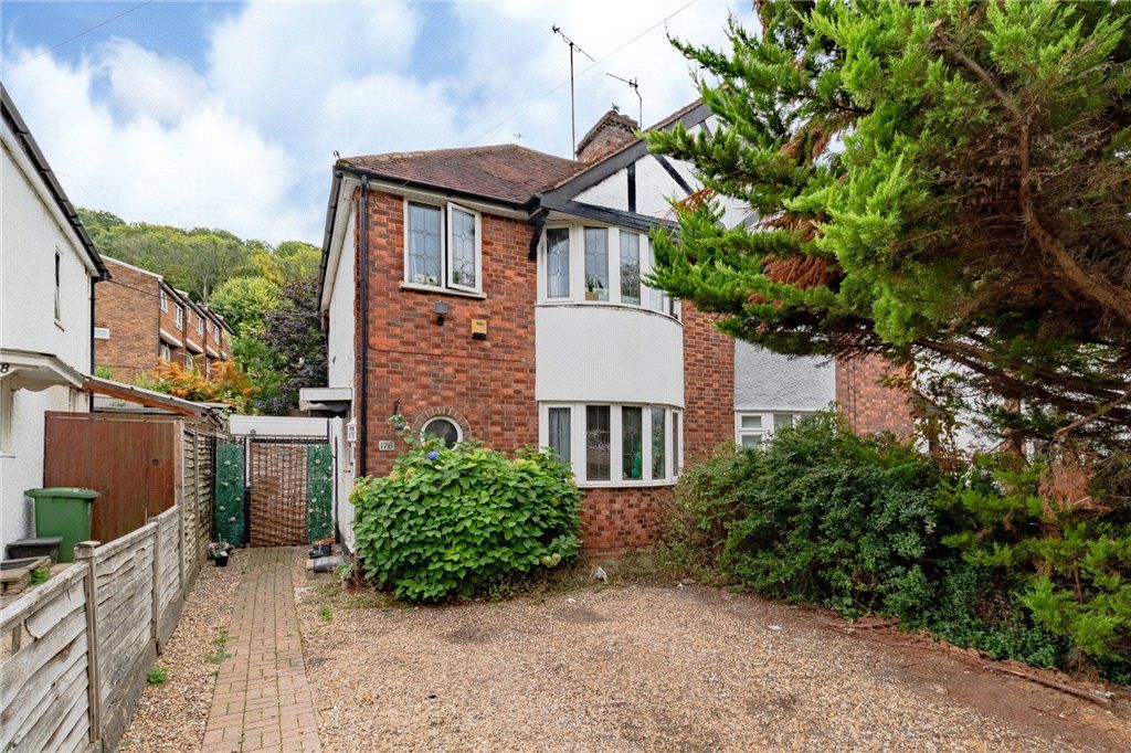 3 bed semidetached house for sale in Micklefield Road, High