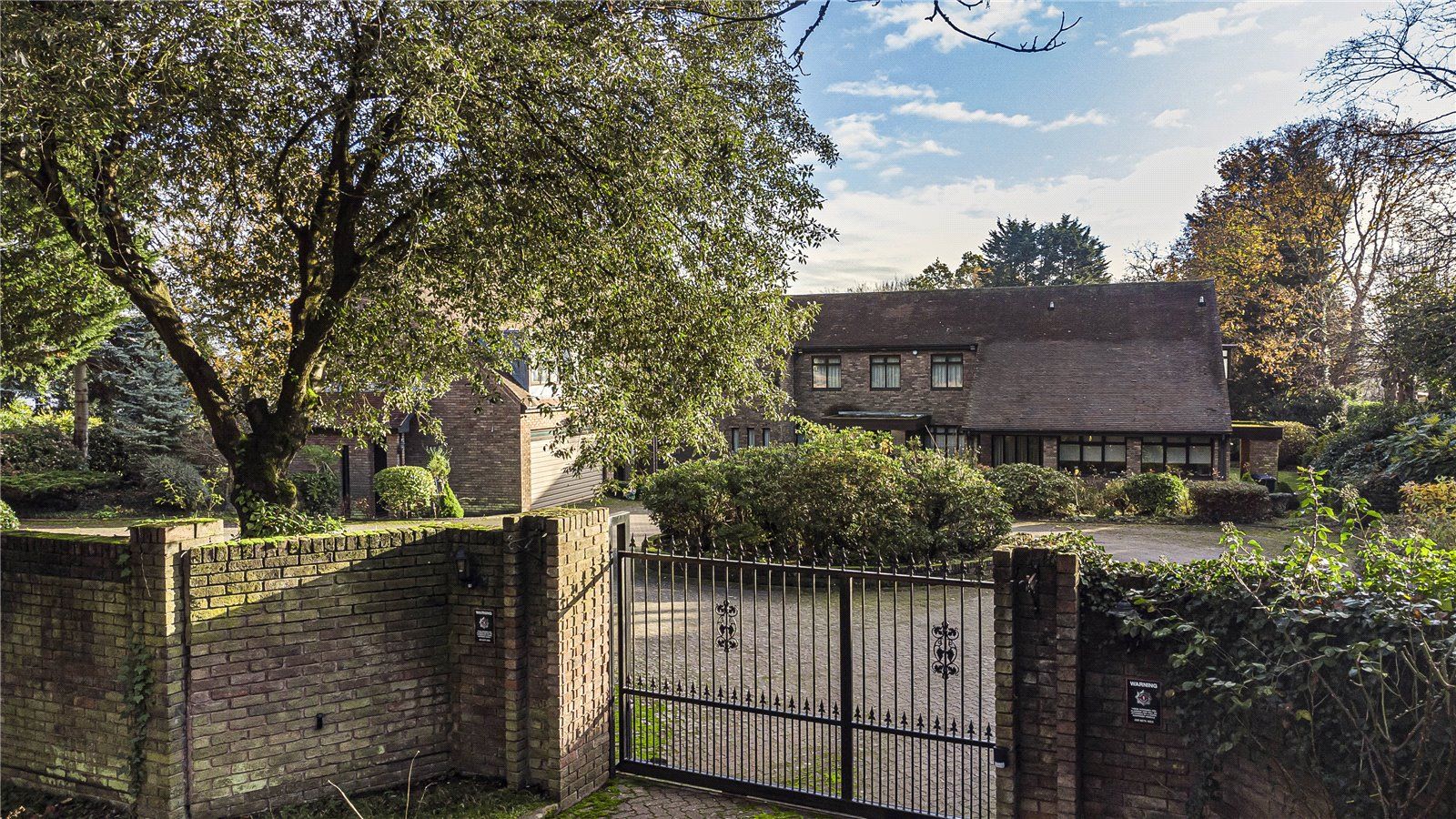 8 bed detached house for sale in Totteridge Common, Totteridge, London