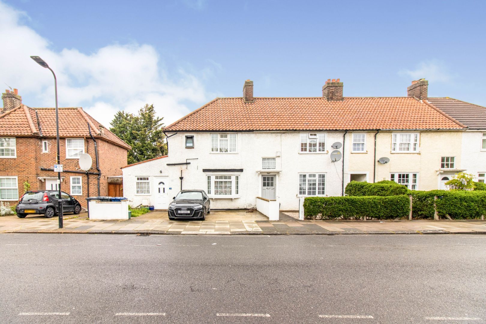 Saxon Drive, London W3