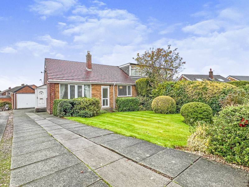 2 bed semidetached bungalow for sale in Broadstone Road, Bradshaw
