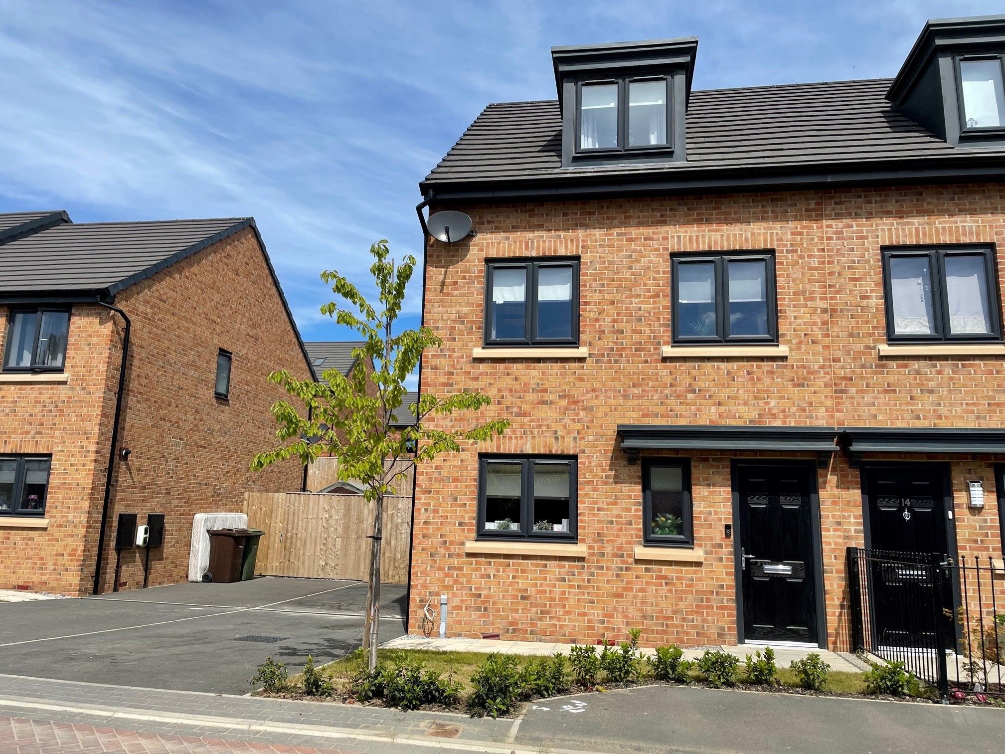 3 bed semidetached house for sale in Cross Street, Hemsworth