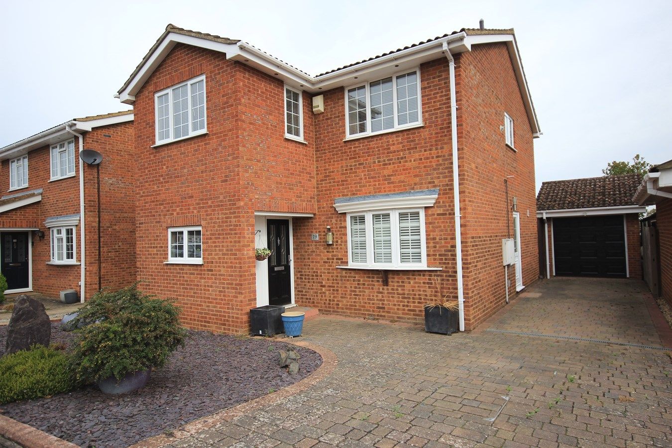 4 bed detached house to rent in The Croft, Flitwick MK45 Zoopla